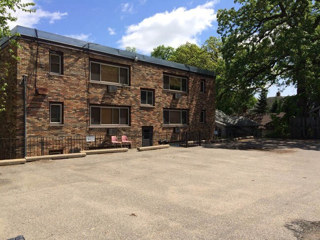 3410 Girard Ave S in Minneapolis, MN - Building Photo - Building Photo