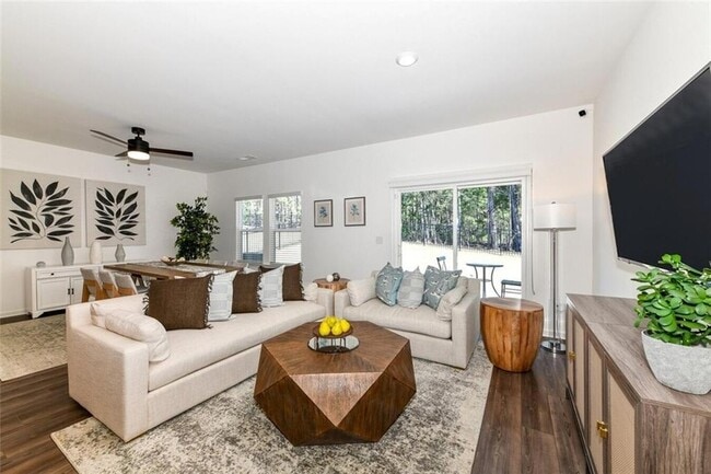 12006 Crosswicks Rd in Union City, GA - Building Photo - Building Photo