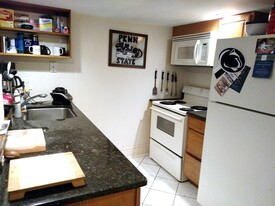 33 Holyoke St, Unit 1 Apartamentos