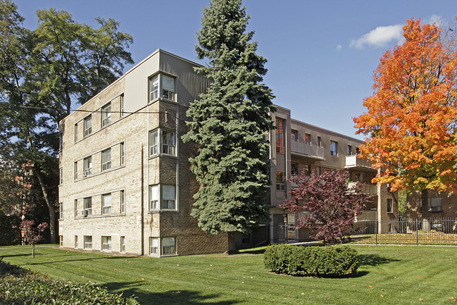 Humber River Apartments in Toronto, ON - Building Photo - Building Photo