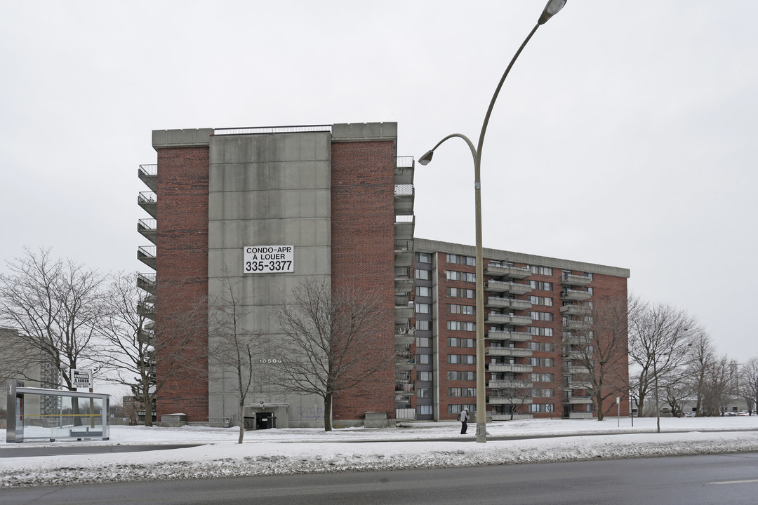 10500 de l'Acadie in Montréal, QC - Building Photo