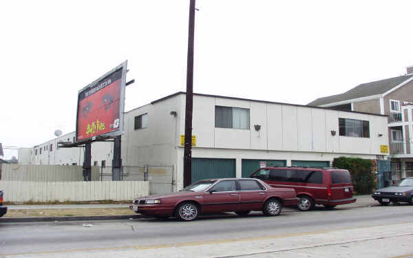 1614 Cherry Ave in Long Beach, CA - Foto de edificio - Building Photo