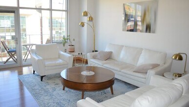 309 W Washington Ave, Unit 1001 in Madison, WI - Foto de edificio - Building Photo