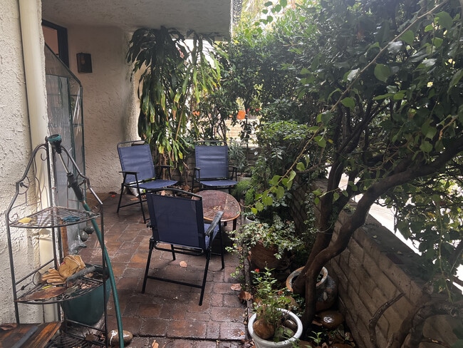 439 S Catalina Ave, Unit 101 in Pasadena, CA - Building Photo - Building Photo