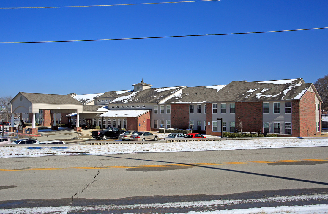 Heartland Village in Sand Springs, OK - Building Photo