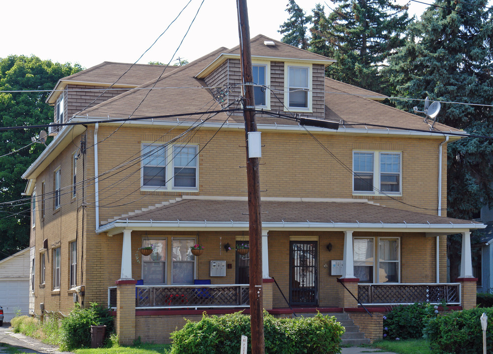 8 Madison Ave in Endicott, NY - Building Photo