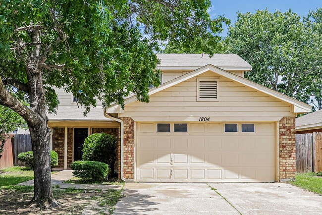 property at 1804 Lincolnshire Way
