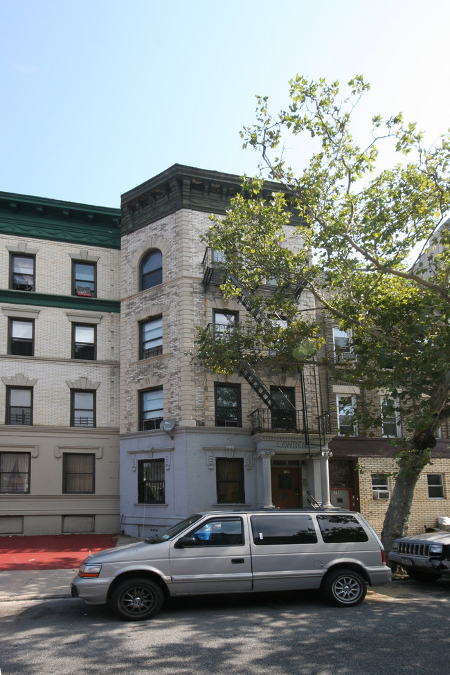 707 Sterling Pl in Brooklyn, NY - Foto de edificio - Building Photo