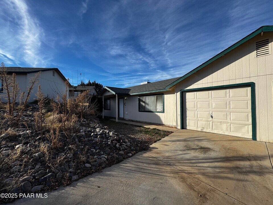 3812 N Tani Rd in Prescott Valley, AZ - Building Photo