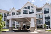 River North Apartments in Coon Rapids, MN - Foto de edificio - Building Photo