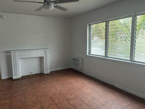 2469 Flamingo Pl in Miami Beach, FL - Building Photo - Building Photo