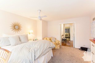 229 S Peoria St, Unit 104 in Chicago, IL - Building Photo