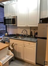 West 10th Street in New York, NY - Building Photo - Building Photo