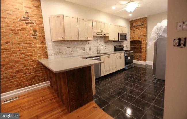 1827 S Charles St in Baltimore, MD - Building Photo - Building Photo