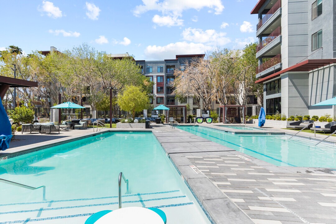 High Line at Hughes Center Apartments in Las Vegas, NV - Foto de edificio