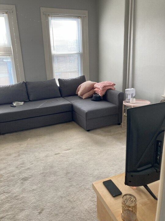 227 Buckingham Pl, Unit 3 in Philadelphia, PA - Building Photo