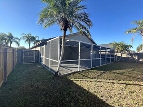 2483 Crestdale Cir SE in Atlanta, GA - Building Photo - Building Photo