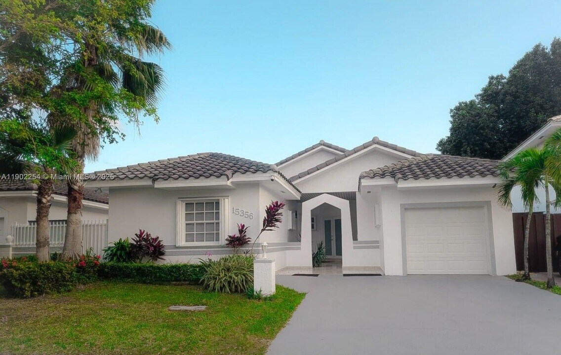 15356 SW 42nd Ln in Miami, FL - Building Photo