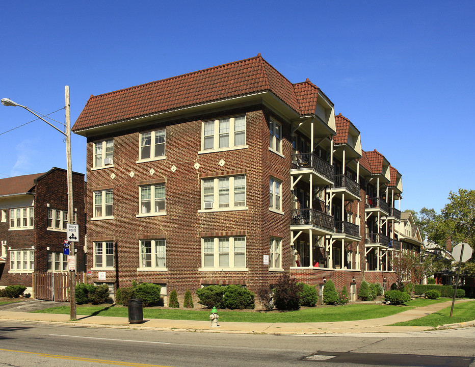 1722-1726 Glenmont Rd in Cleveland, OH - Building Photo