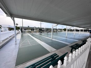 5004 Oakland Hills Ave in Sarasota, FL - Building Photo - Building Photo