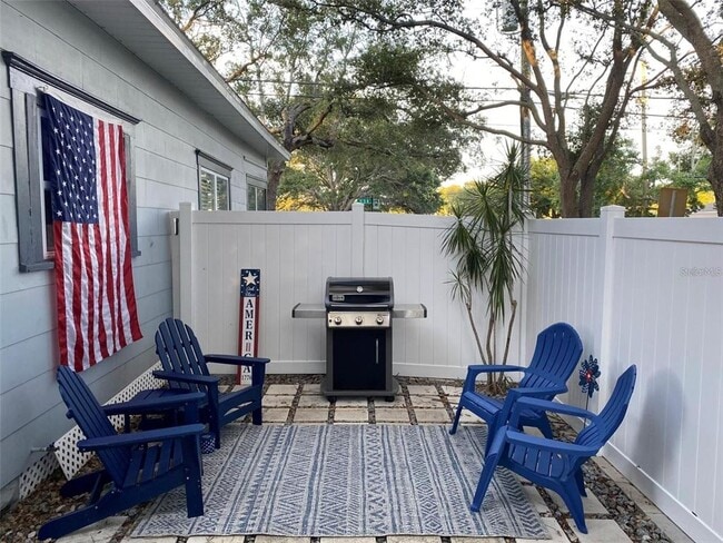 700 10th St N in St. Petersburg, FL - Building Photo - Building Photo