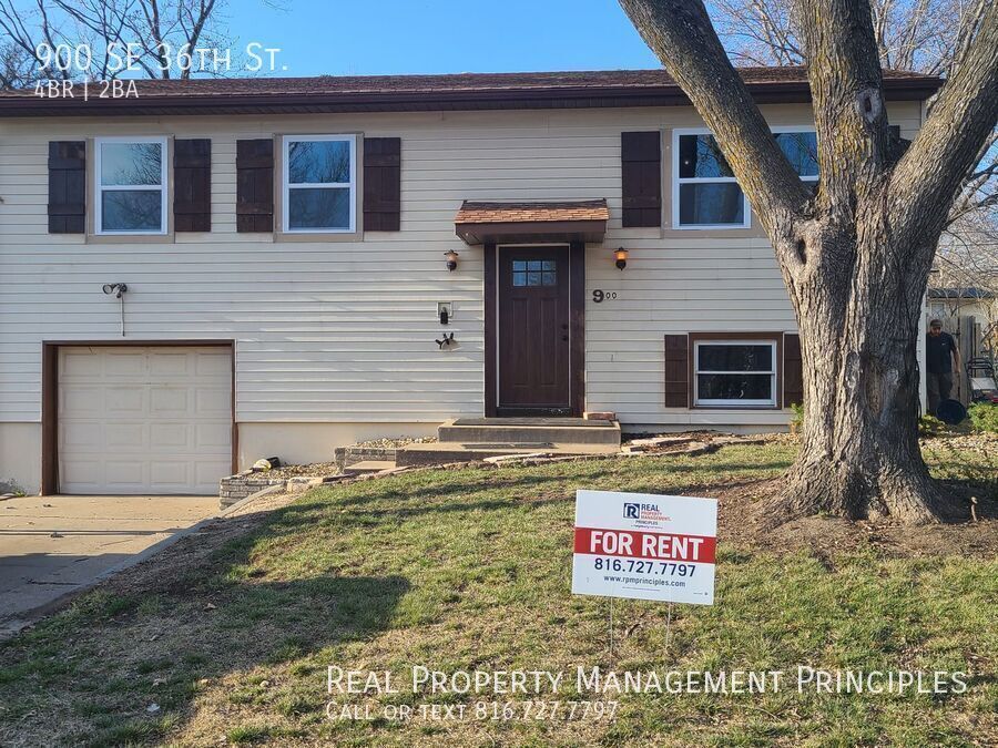 900 SE 36th St in Topeka, KS - Building Photo