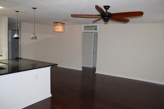 13880 Paddock Dr in Wellington, FL - Building Photo - Building Photo