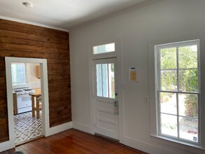 418 N Pine St in San Antonio, TX - Building Photo - Building Photo