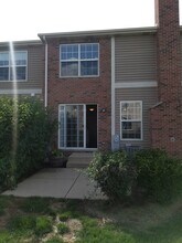 1196 Megan Ct in Elgin, IL - Foto de edificio - Building Photo