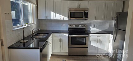 310 State St in Charlotte, NC - Building Photo - Building Photo