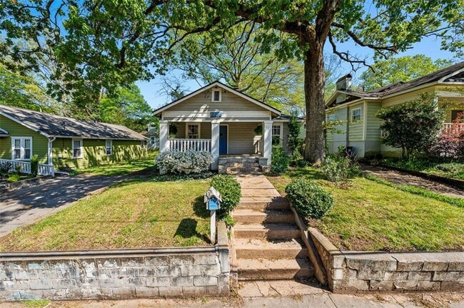 property at 2220 Newnan St