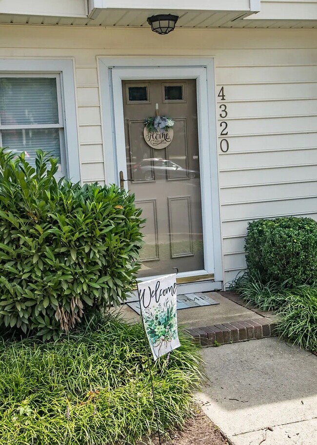 Room in Townhome on Bona Ct in Raleigh, NC - Building Photo - Building Photo