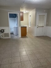 132 Gridley St in Bristol, CT - Building Photo - Building Photo