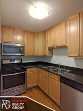 826 W Wilson Ave, Unit 4600-512 in Chicago, IL - Building Photo - Building Photo