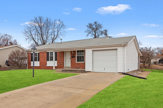 849 Townhouse Ln in Hazelwood, MO - Building Photo - Building Photo