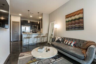 1111 N Durham Dr in Houston, TX - Foto de edificio - Building Photo