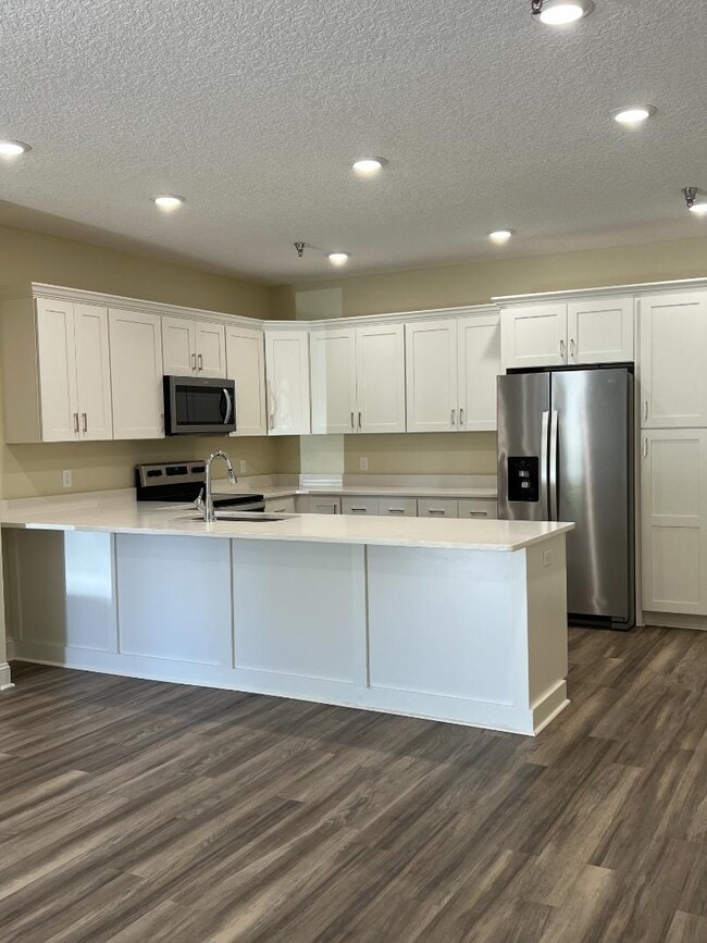 394 W Plum St in Jesup, GA - Building Photo - Building Photo