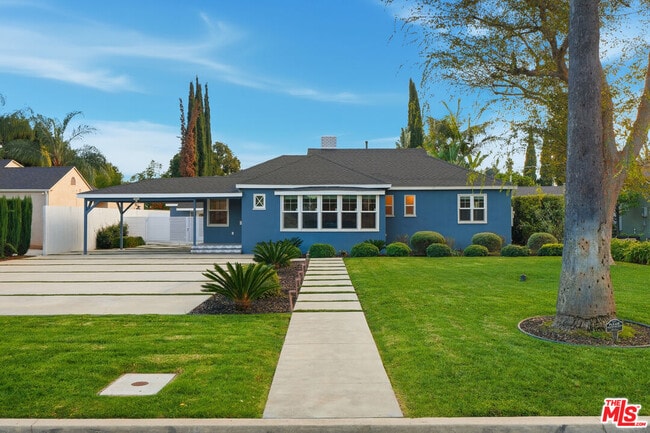 15040 Hamlin St in Los Angeles, CA - Building Photo - Building Photo