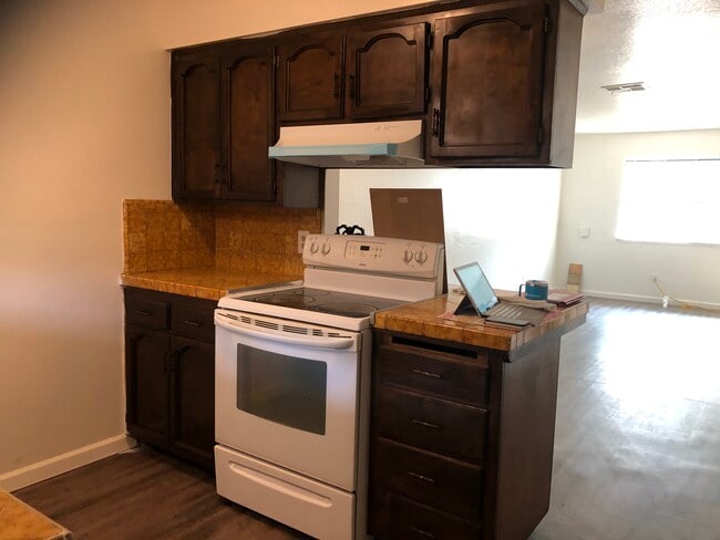 2514 W Hemlock Ct, Unit 2518 in Visalia, CA - Building Photo - Building Photo