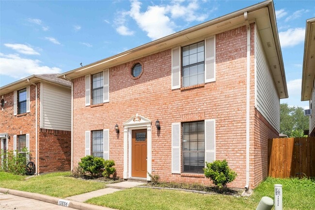 13834 Trumpetvine St in Houston, TX - Building Photo - Building Photo