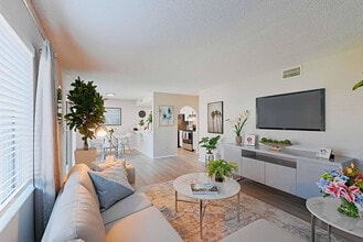 Topaz Cay in Melbourne, FL - Building Photo - Building Photo