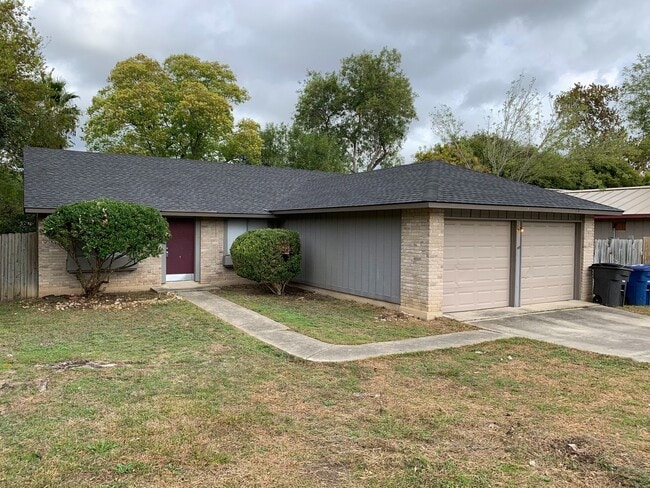 5931 Kissing Oak St in San Antonio, TX - Building Photo - Building Photo