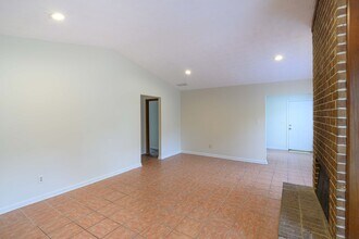 8081 Magnolia Dr in Jonesboro, GA - Building Photo - Building Photo