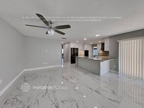 13254 NW 10th St in Miami, FL - Foto de edificio - Building Photo