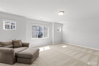 3318 103rd Dr NE in Lake Stevens, WA - Building Photo - Building Photo