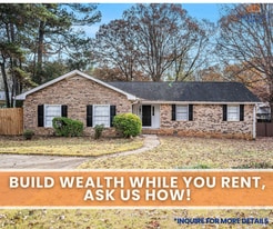 2105 Pinewood Dr in Covington, GA - Building Photo