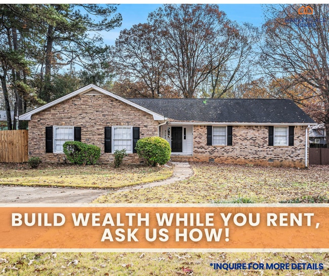 property at 2105 Pinewood Dr