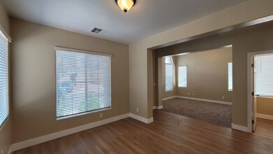 11005 Calamint Hills Ct in Henderson, NV - Building Photo - Building Photo