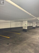 395 Square One Dr in Mississauga, ON - Building Photo - Building Photo