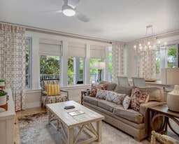 9600 Grand Sandestin Blvd in Miramar Beach, FL - Building Photo